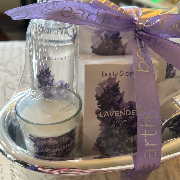 Body & Earth Lavender Bath Gift Set in a Cute Bathtub 🛀 NWT 🐰 Cruelty Free! - Picture 8 of 14